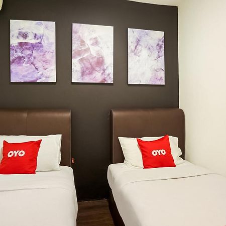 Oyo 90460 Hotel Kl2F Rest & Go Shah Alam Exteriör bild
