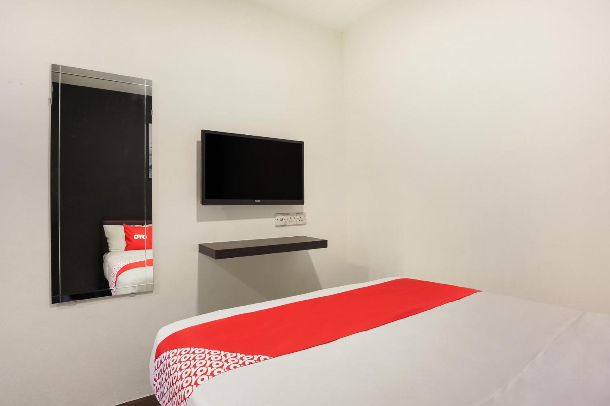 Oyo 90460 Hotel Kl2F Rest & Go Shah Alam Exteriör bild