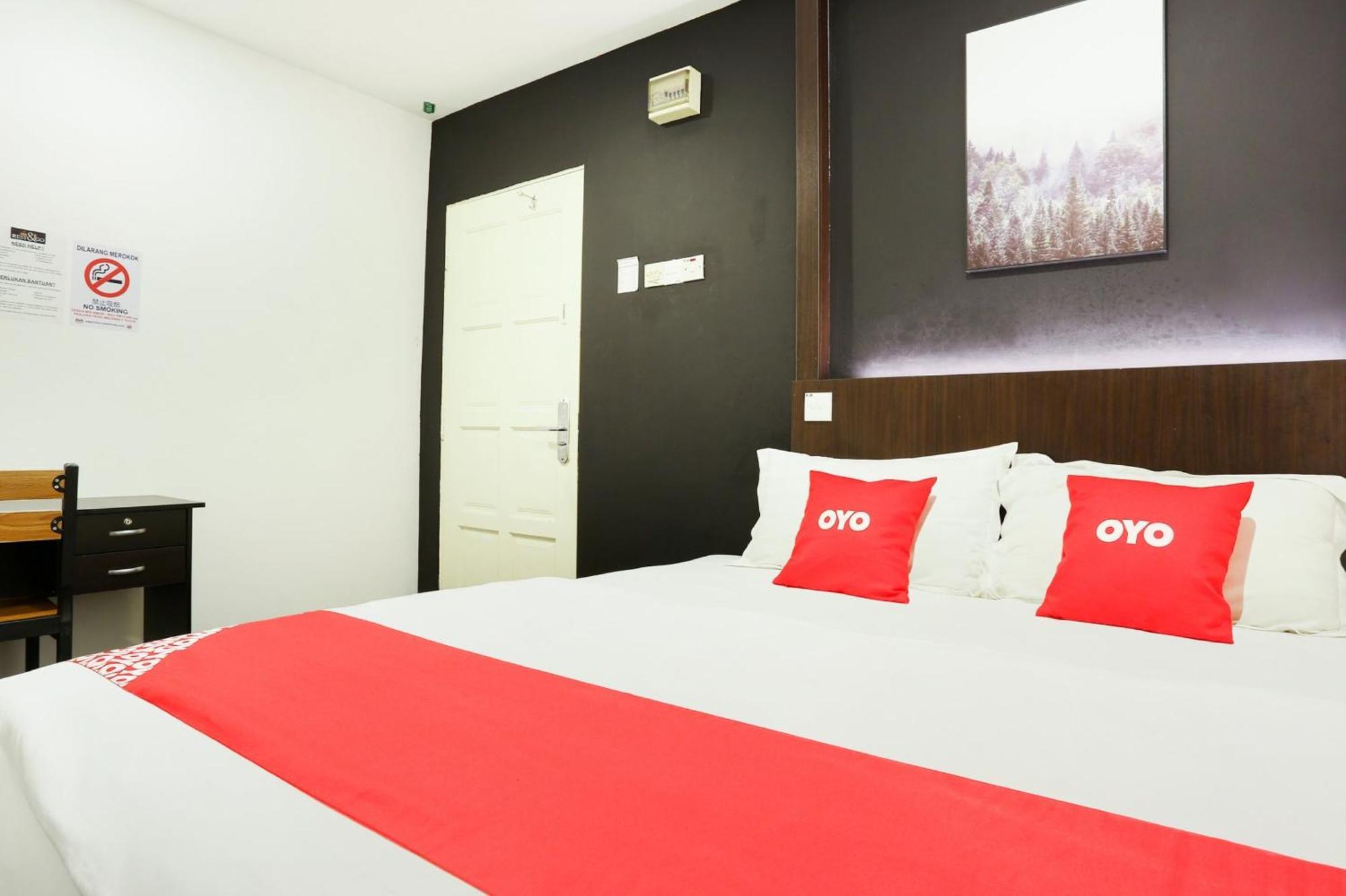 Oyo 90460 Hotel Kl2F Rest & Go Shah Alam Exteriör bild
