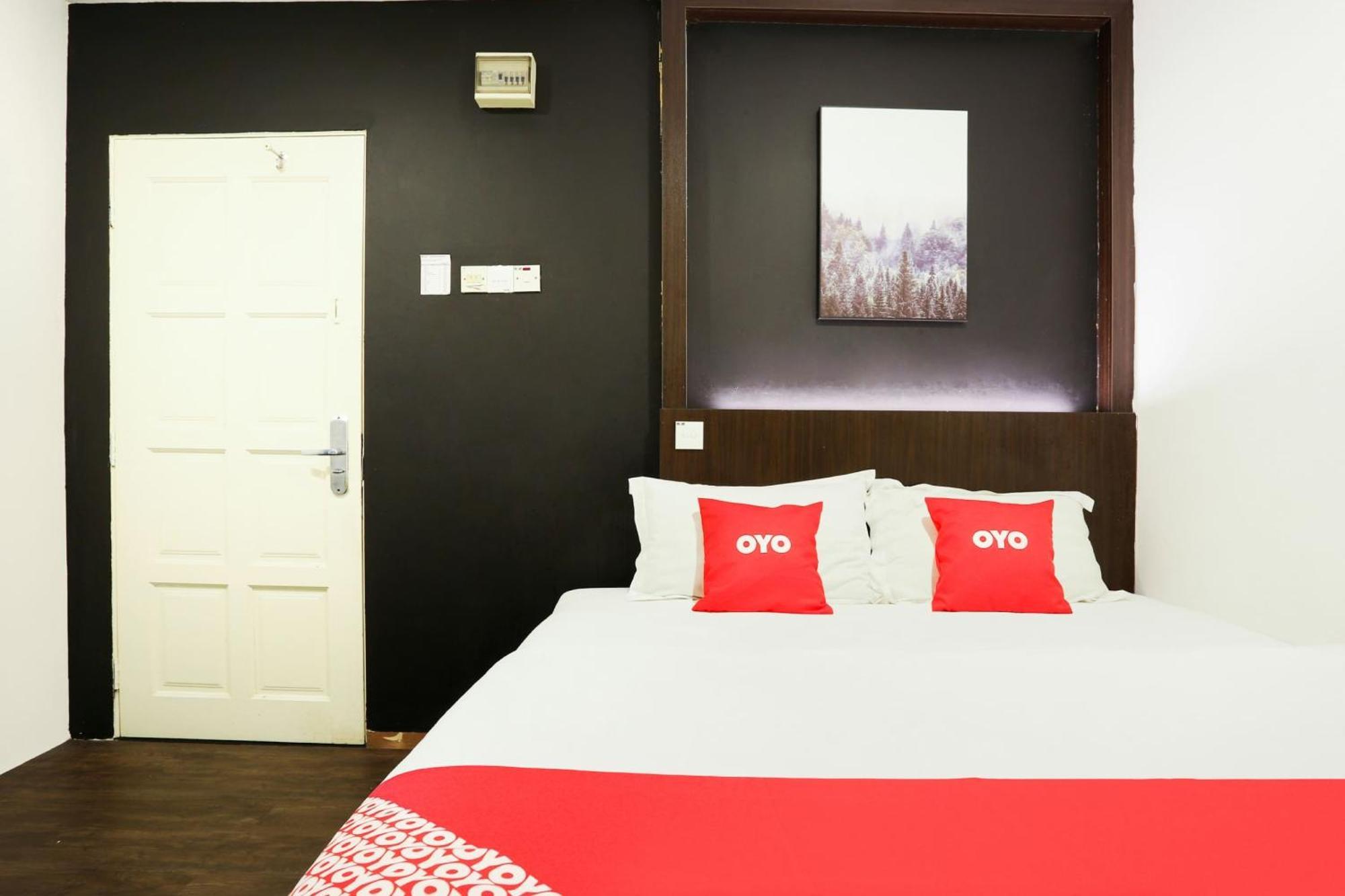 Oyo 90460 Hotel Kl2F Rest & Go Shah Alam Exteriör bild