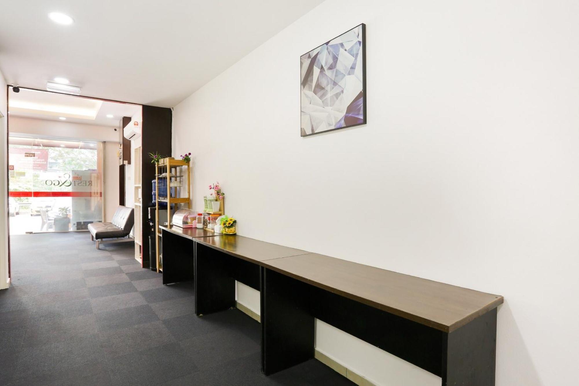 Oyo 90460 Hotel Kl2F Rest & Go Shah Alam Exteriör bild