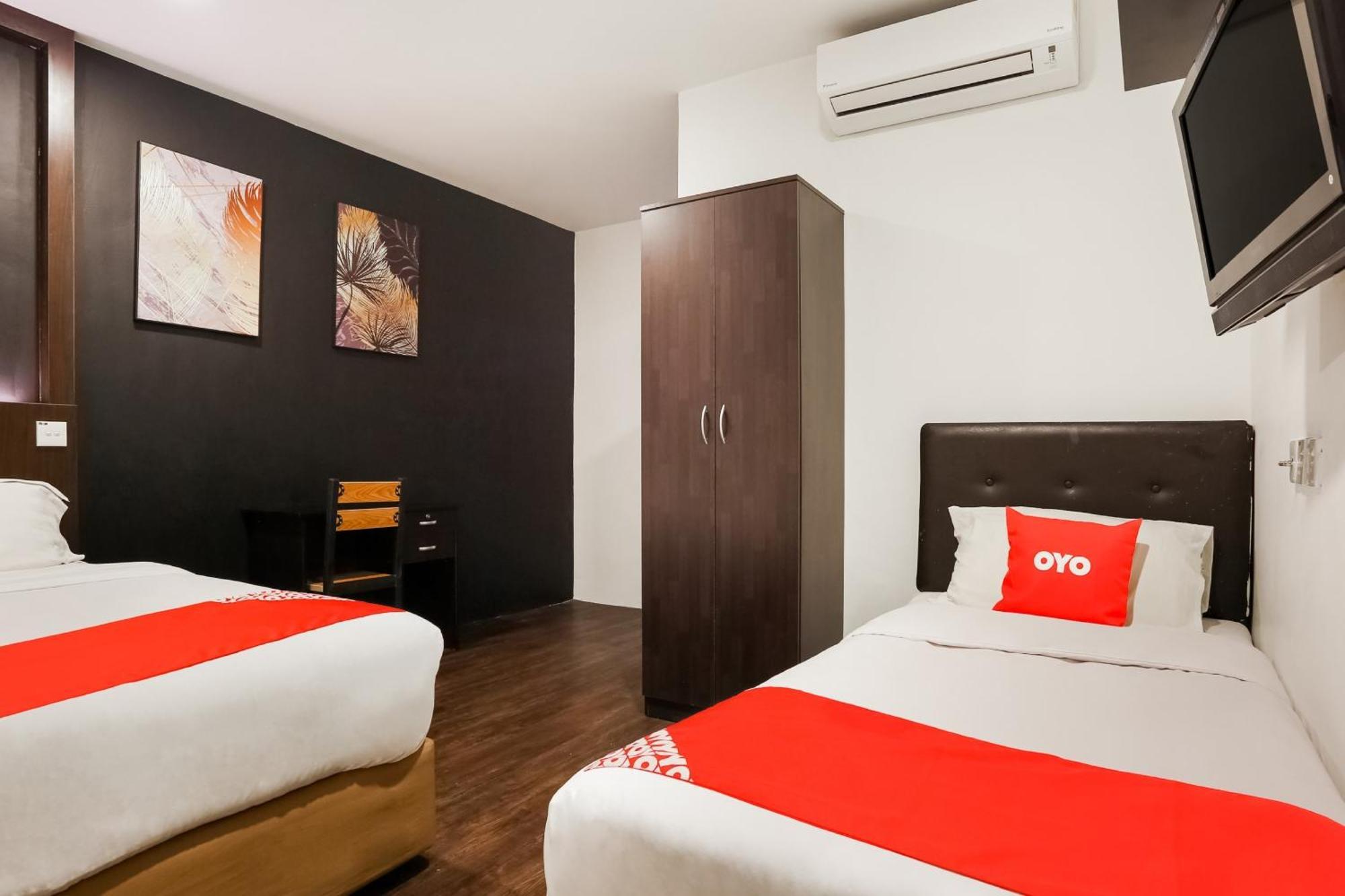 Oyo 90460 Hotel Kl2F Rest & Go Shah Alam Exteriör bild