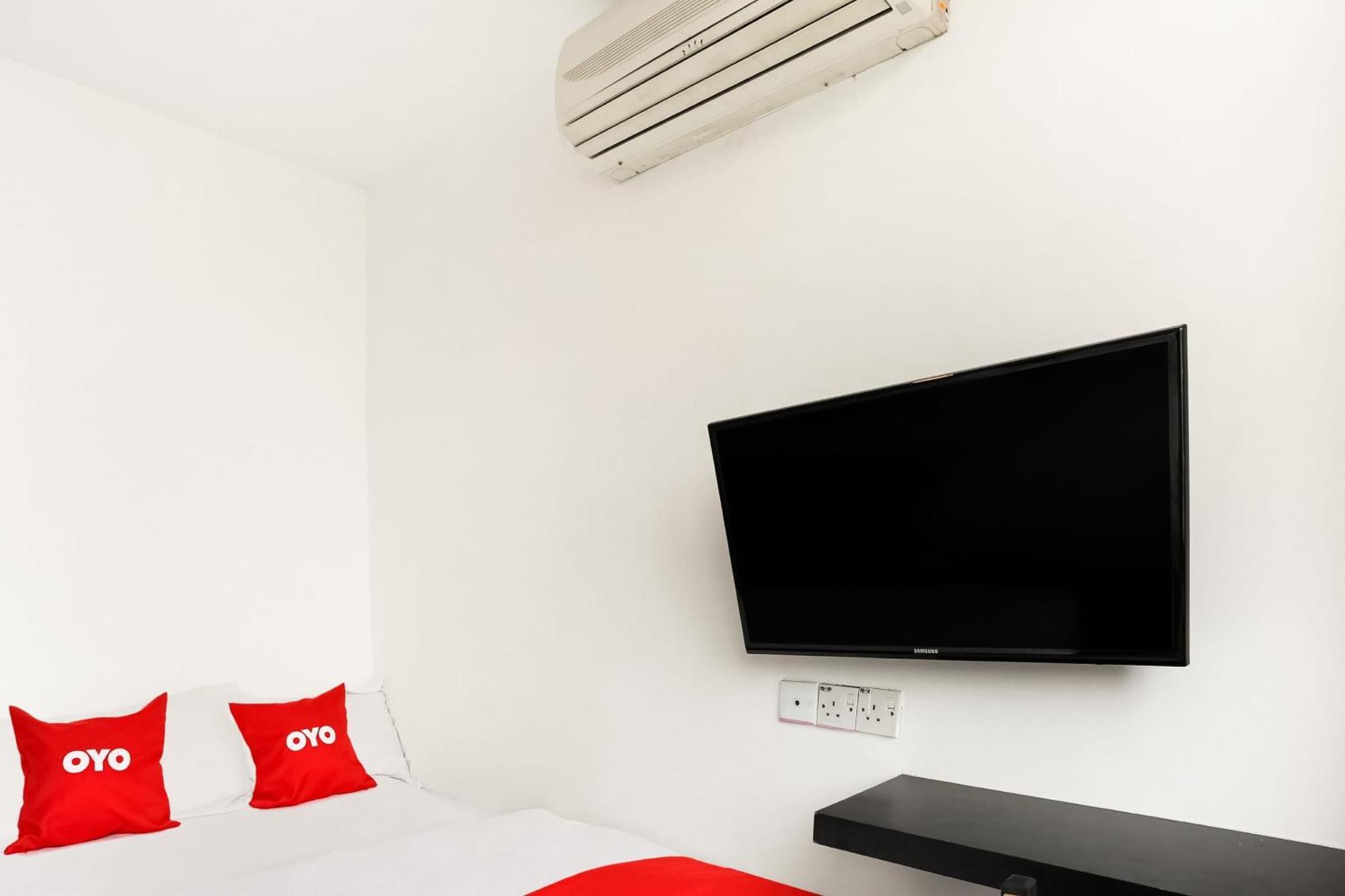 Oyo 90460 Hotel Kl2F Rest & Go Shah Alam Exteriör bild